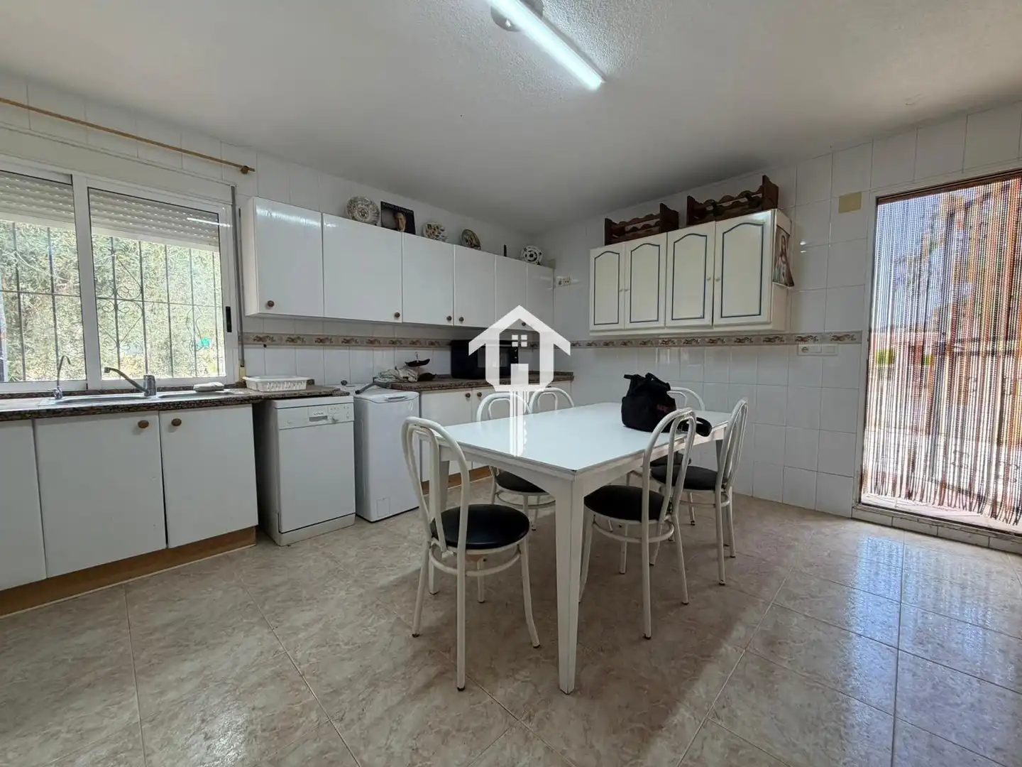 Cocina de Piso en venta en Alicante / Alacant con Jardín privado, Trastero y Piscina