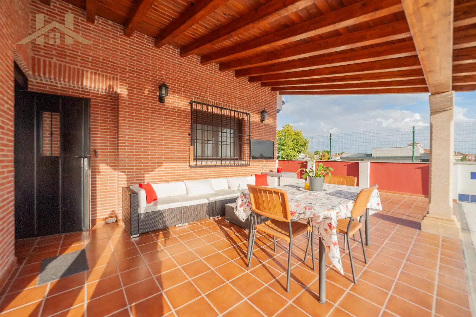 Terrace of Houses for sale in La Montaña - El Cortijo