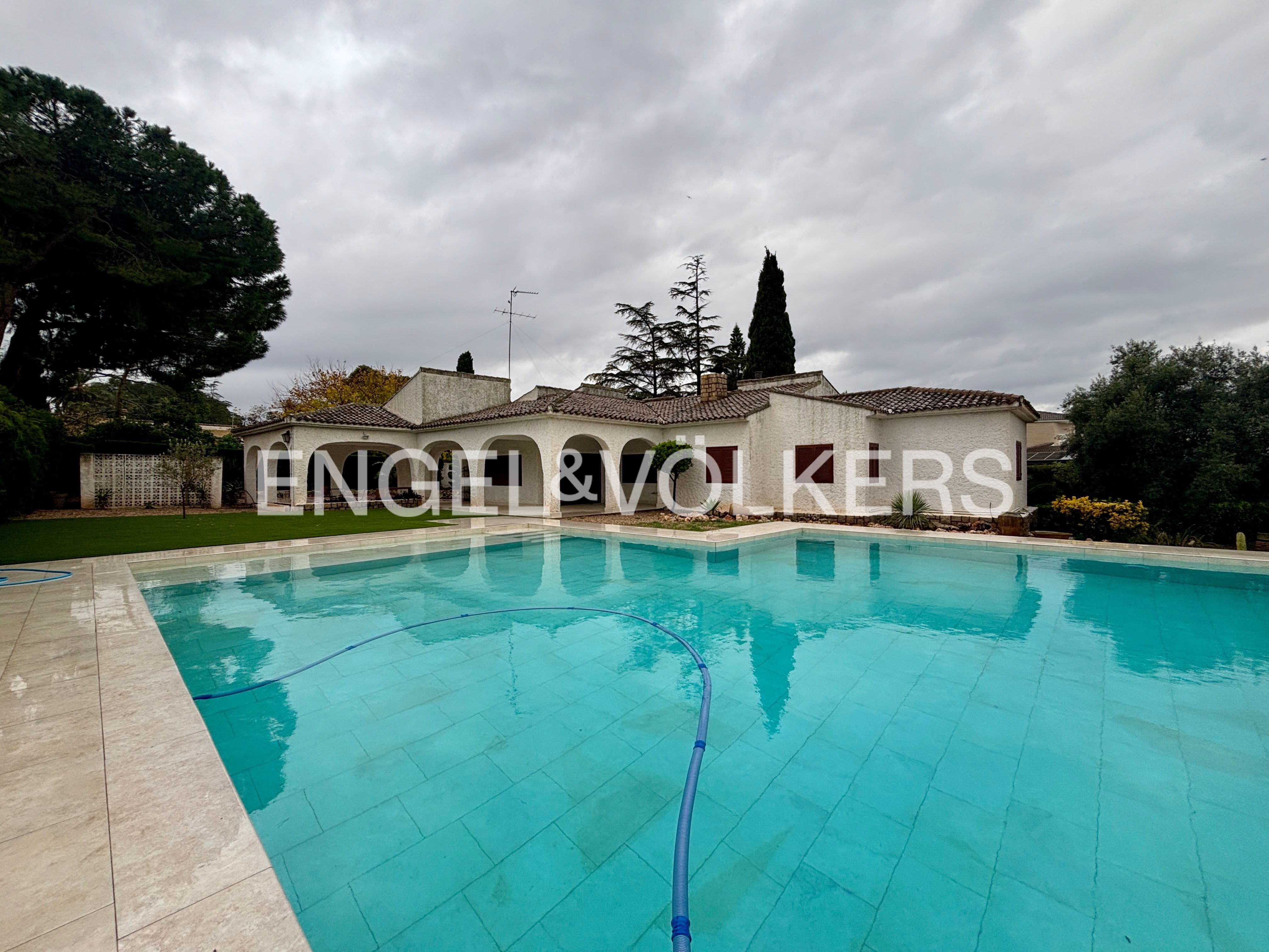 Swimming pool of House or chalet to rent in Picassent  with Air Conditioner, Heating and Private garden