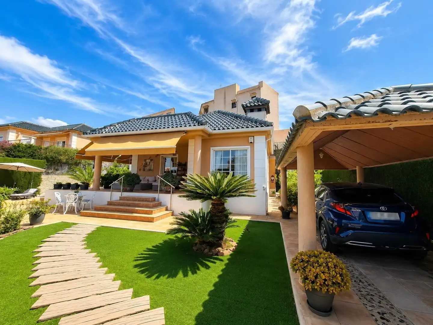 Detached house with pool for sale in Los Arenales del Sol, imagen 2