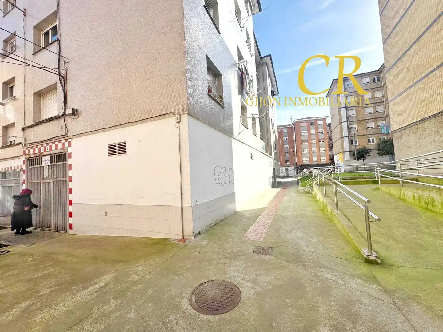 Außenansicht von Garage zum Verkauf in Gijón 