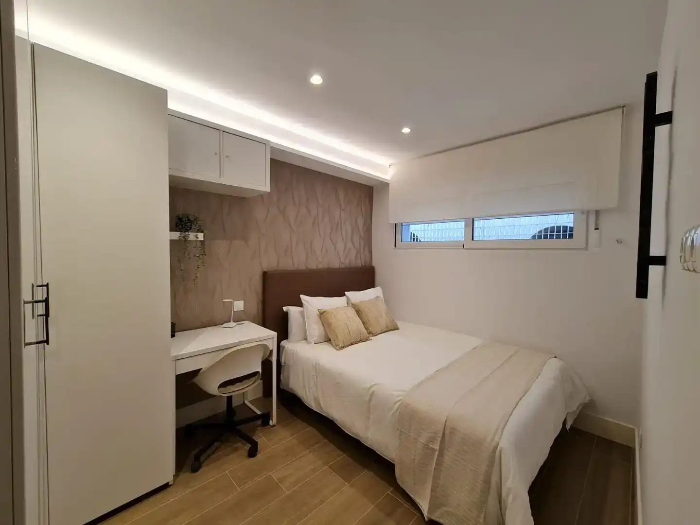 Dormitori de Apartament per a compartir en Madrid amb Aire condicionat, Parquet i Moblat