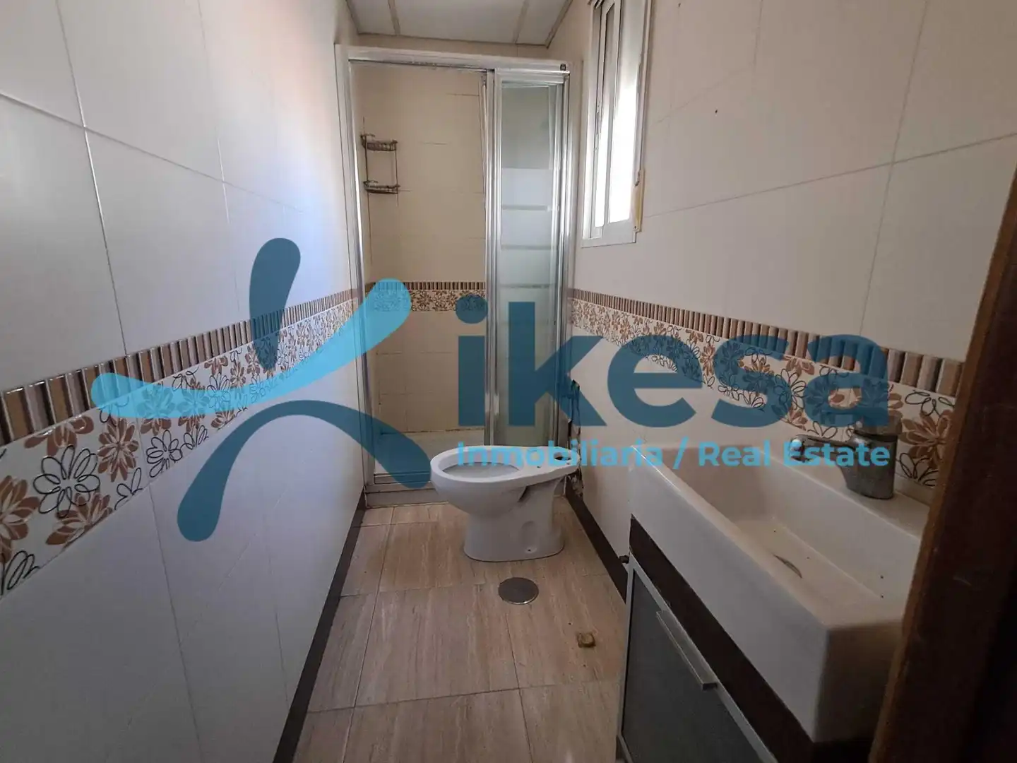 Bathroom of Flat for sale in Córdoba  with Terrace and Balcony