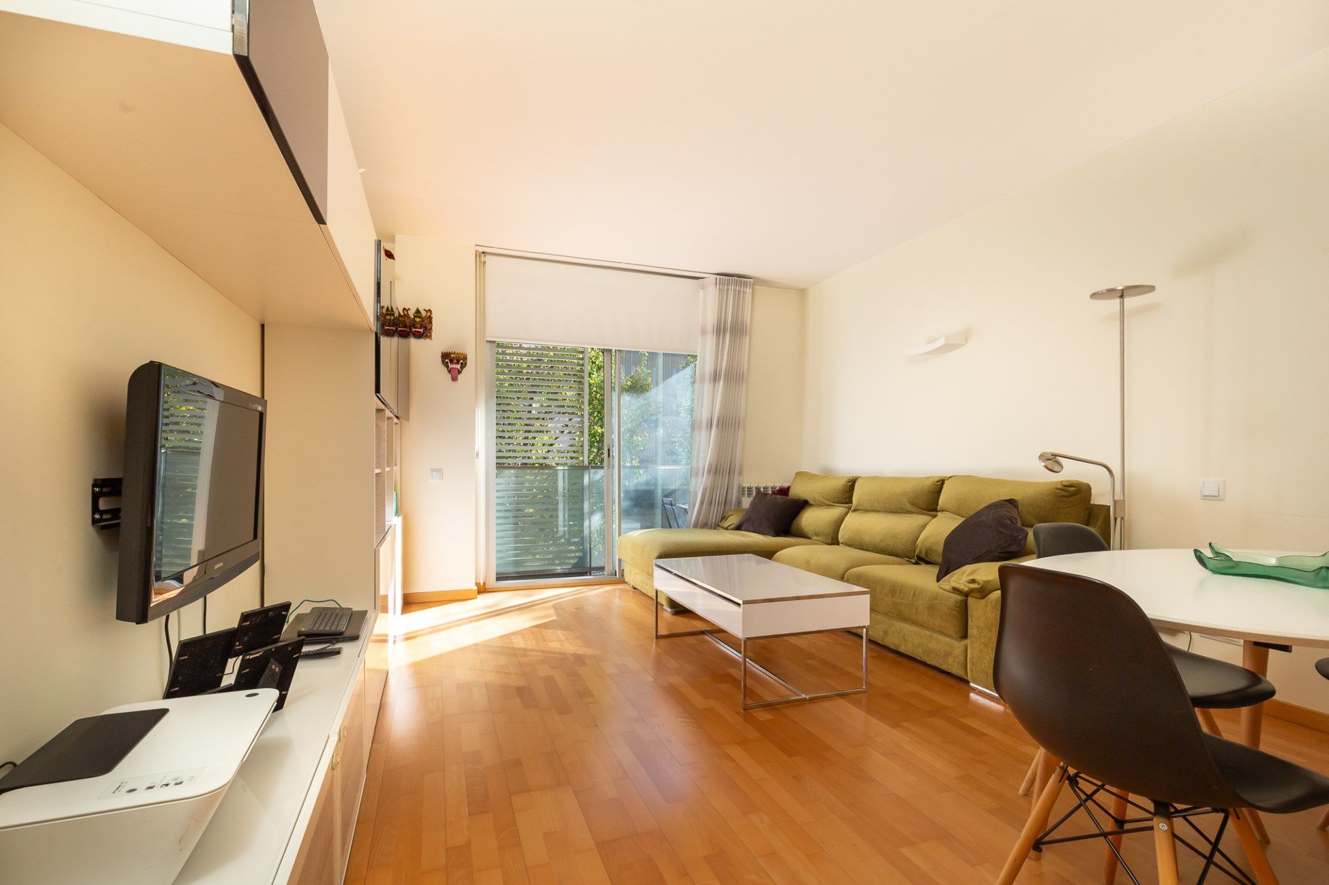 Living room of Flat for sale in Sant Cugat del Vallès  with Air Conditioner, Heating and Storage room