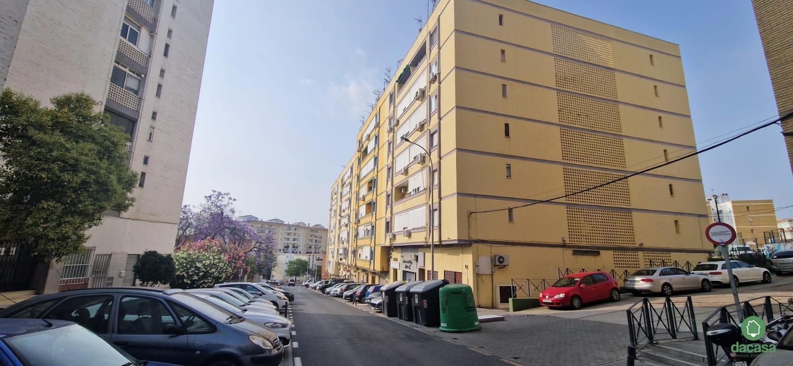 Vista exterior de Pis en venda en  Huelva Capital amb Terrassa i Balcó