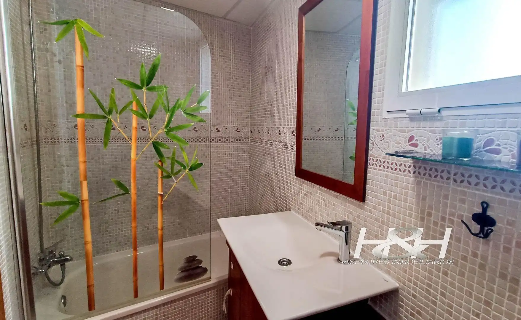 Baño de Ático en venta en Burjassot con Aire acondicionado y Balcón