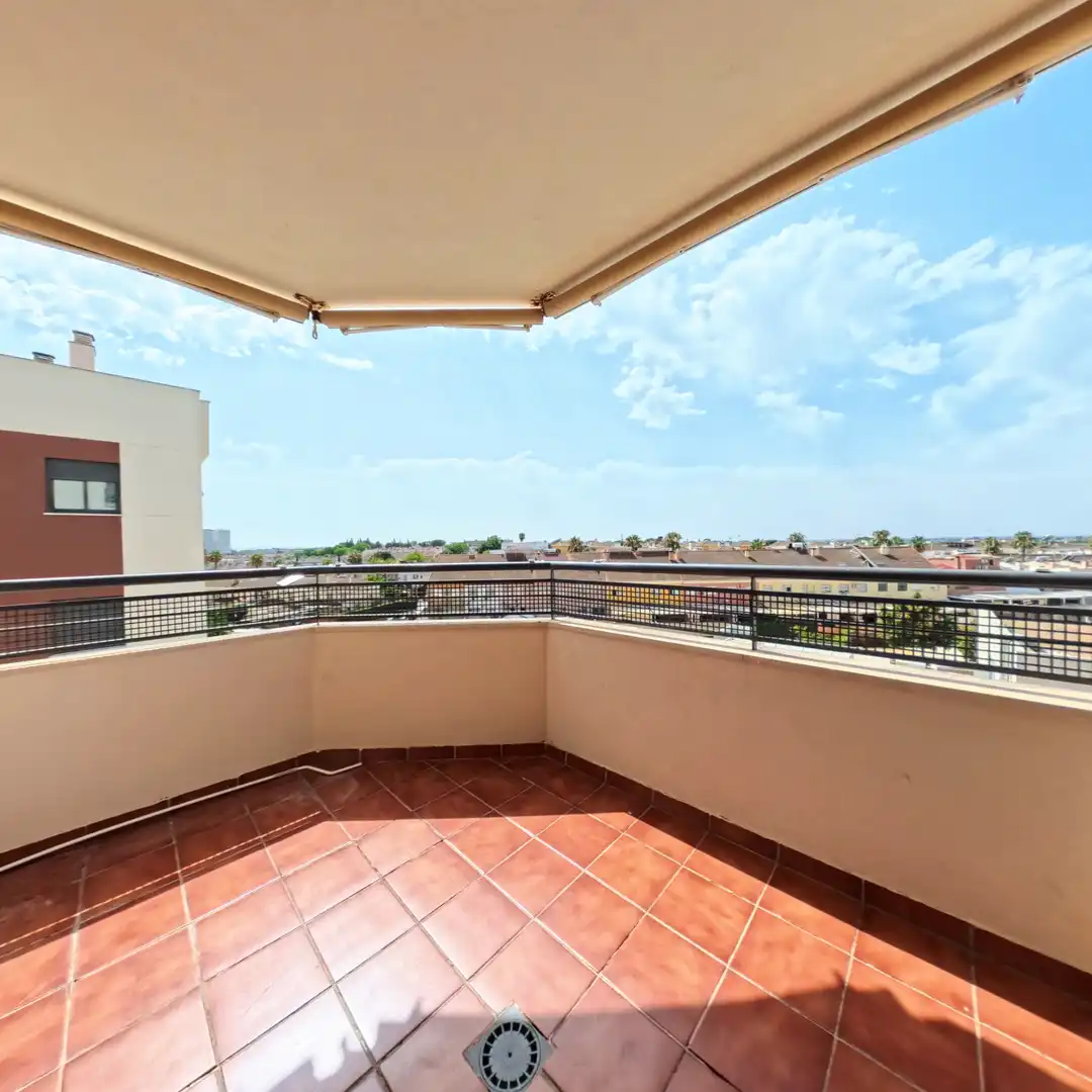 Terrassa de Pis en venda en Mairena del Aljarafe amb Aire condicionat, Calefacció i Jardí privat
