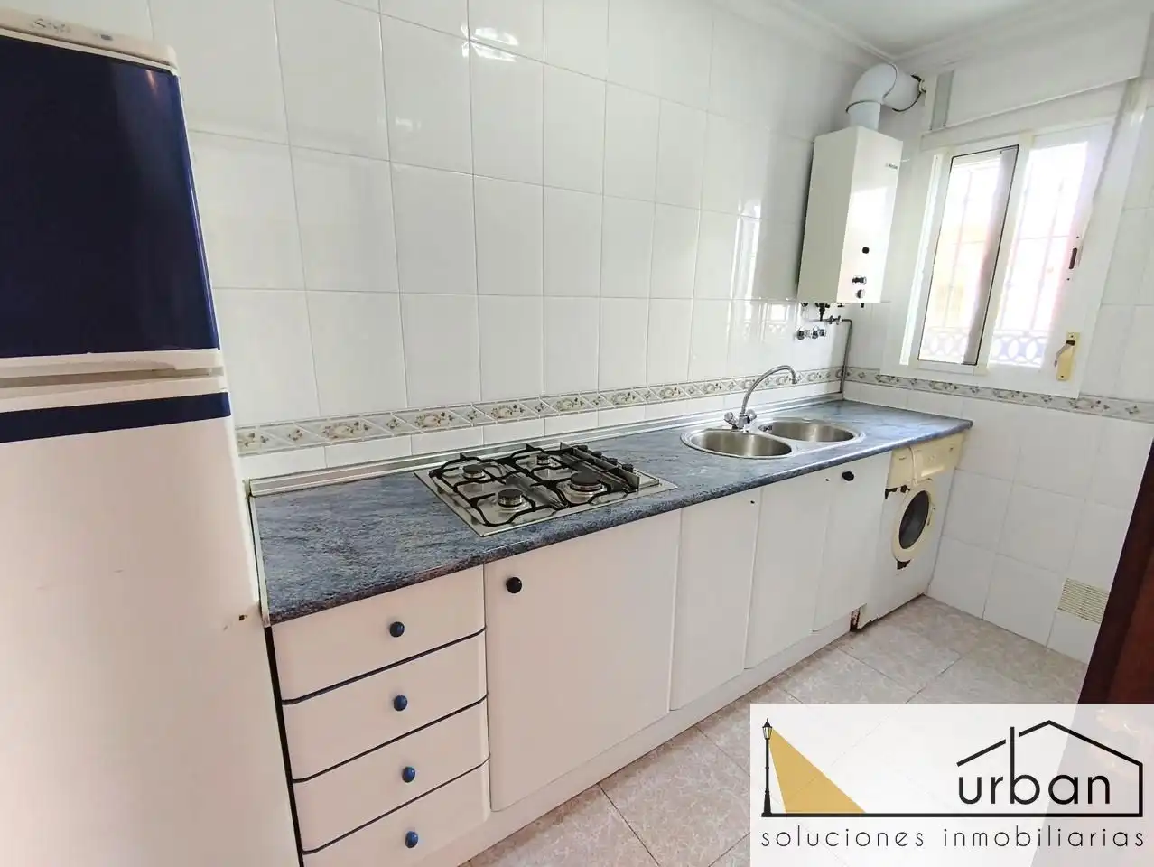 Cocina de Casa adosada en venta en Chipiona