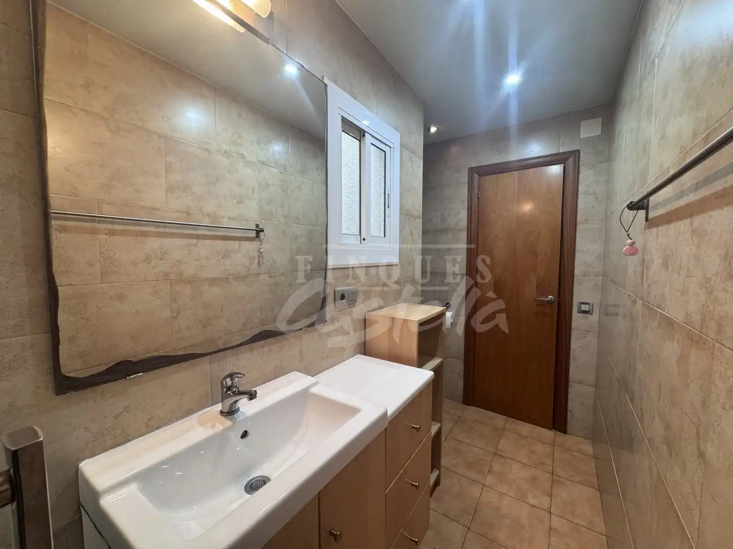 Baño de Piso en venta en Mataró con Aire acondicionado, Calefacción y Terraza