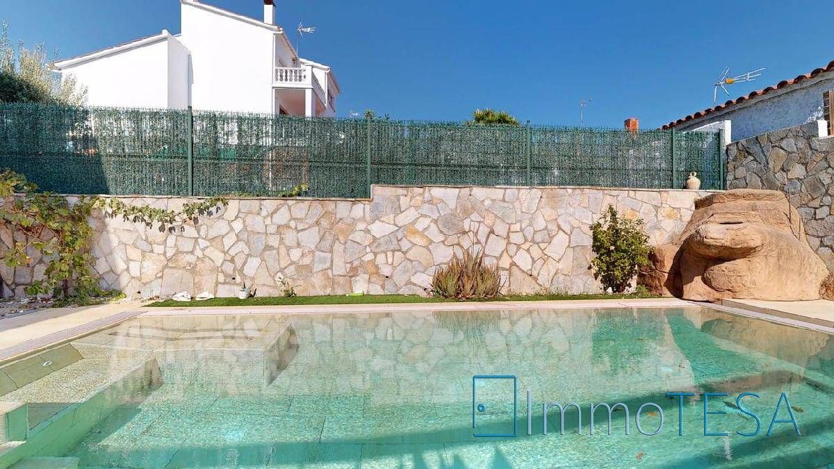 Piscina de Casa o xalet en venda en Barberà del Vallès amb Calefacció, Jardí privat i Parquet