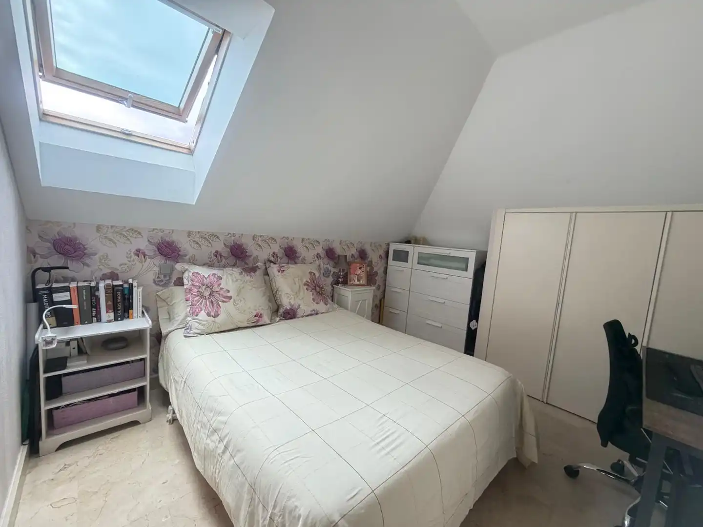 Schlafzimmer von Maisonette zum Verkauf in Torrelodones mit Heizung, Balkon und Gemeinschaftspool