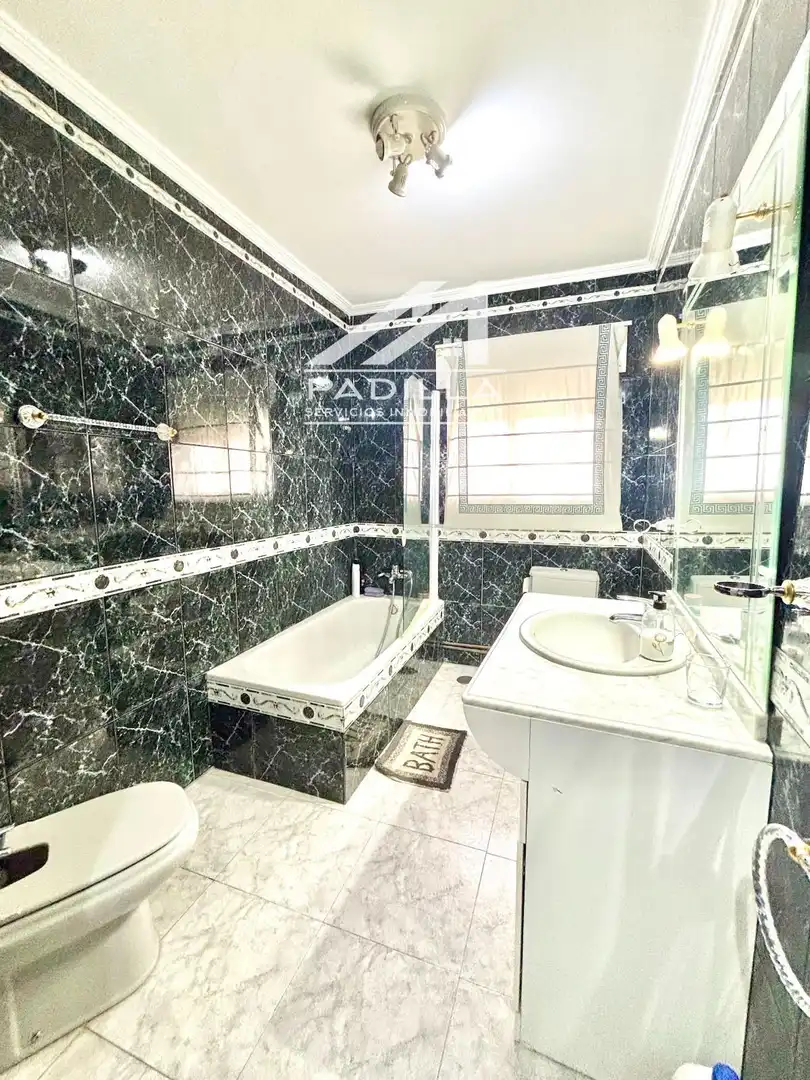 Baño de Casa o chalet en venta en El Viso de San Juan con Calefacción, Trastero y Piscina