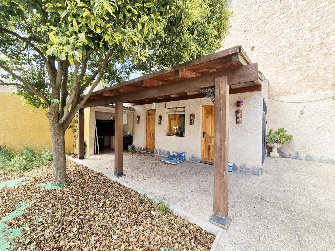 Vista exterior de Casa o xalet en venda en Monóvar  / Monòver amb Piscina comunitària
