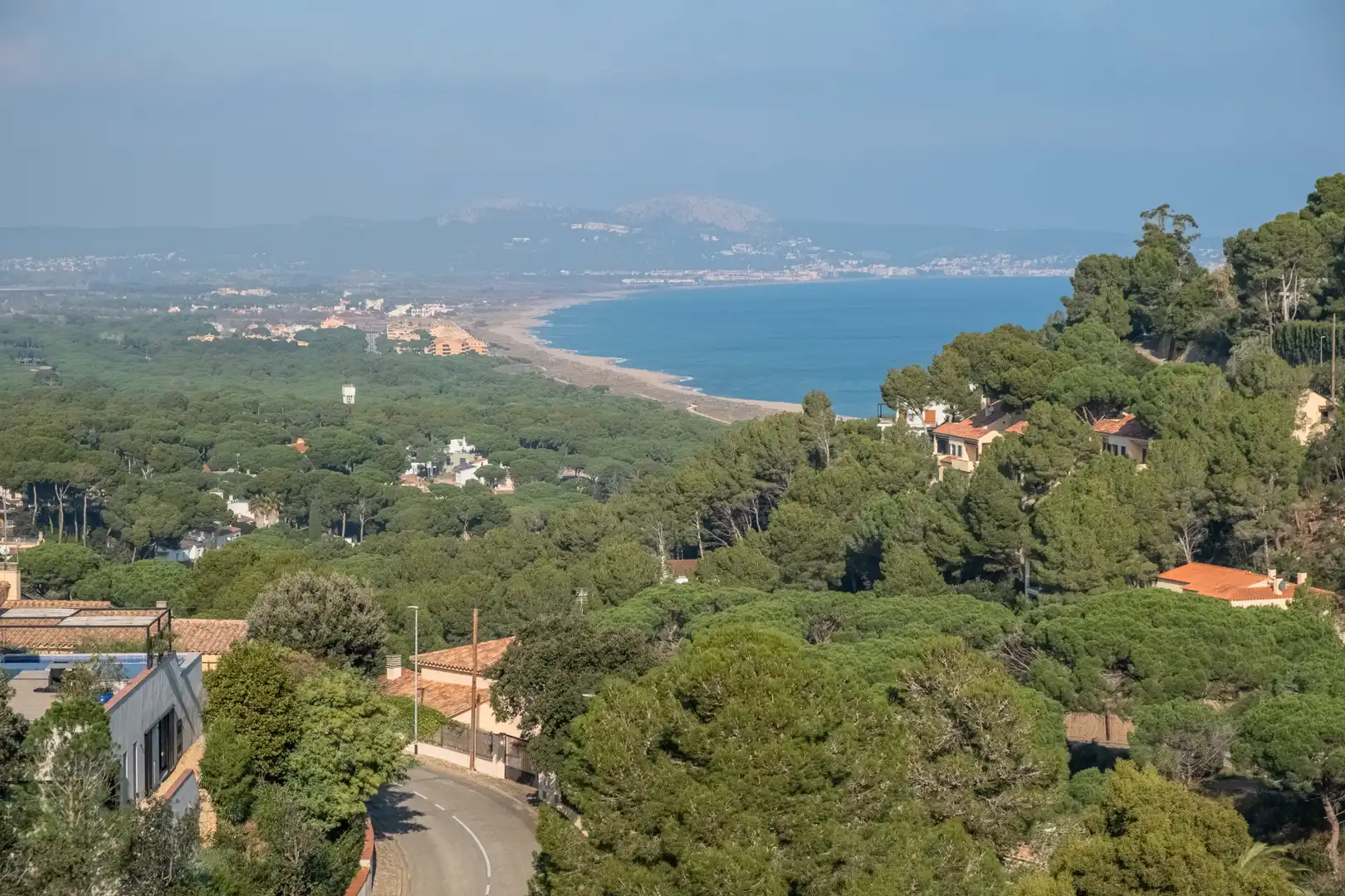 Außenansicht von Einfamilien-Reihenhaus zum Verkauf in Begur mit Klimaanlage, Heizung und Terrasse