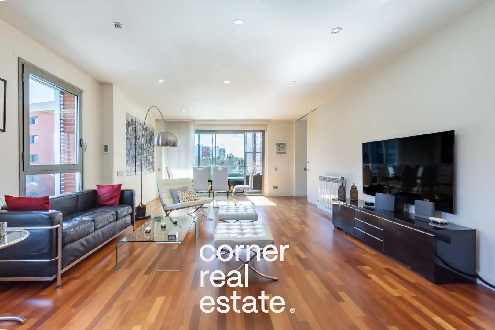 Exterior view of Flat for sale in Sant Cugat del Vallès  with Air Conditioner, Heating and Parquet flooring