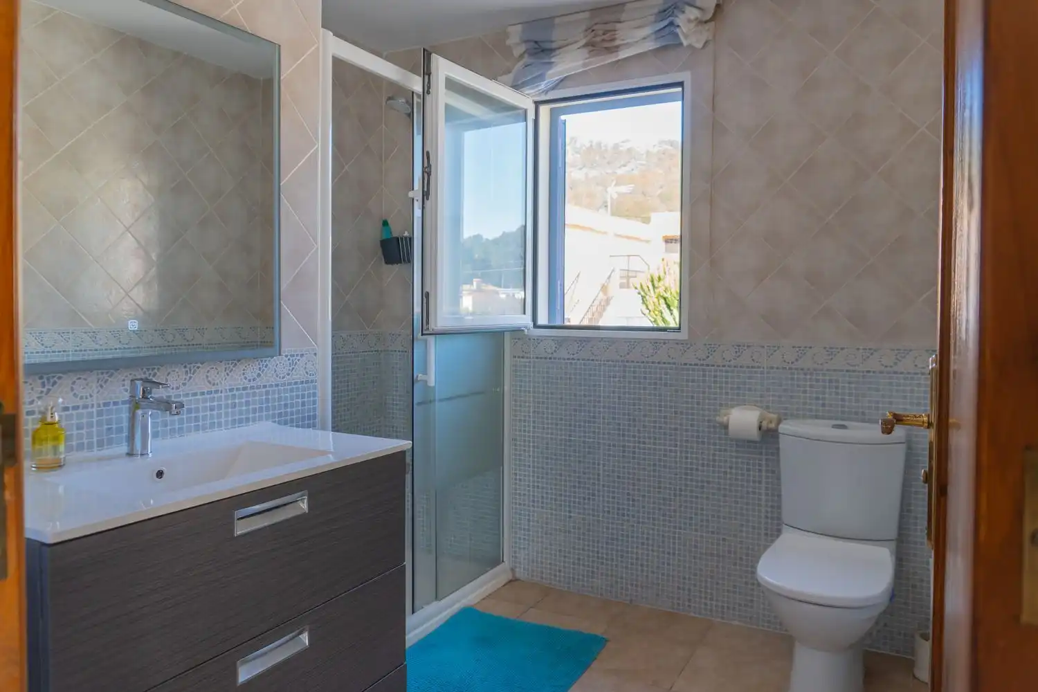 Bathroom of Houses for sale in Calvià  with Air Conditioner, Heating and Private garden