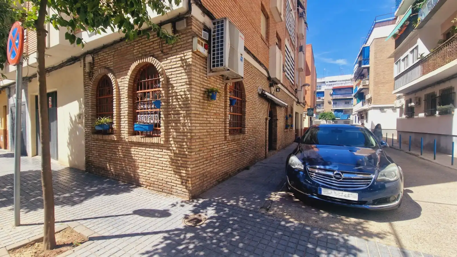 Exterior view of Commercial properties for sale in Córdoba  with Air Conditioner, Heating and Furnished