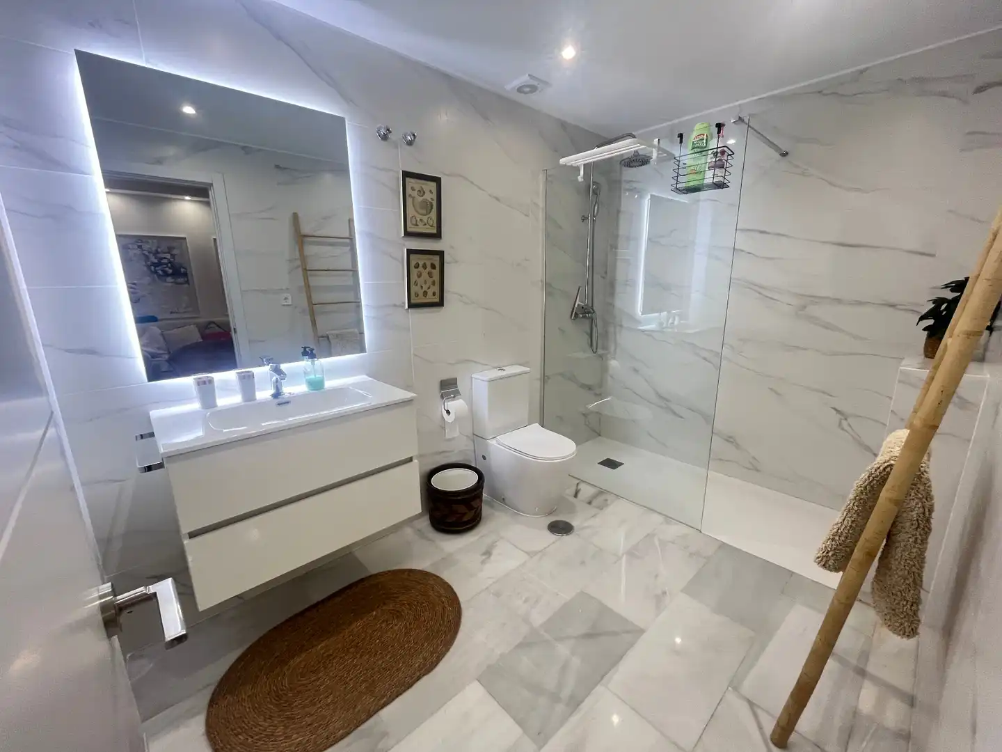 Bathroom of Flat for rent in Marbella  with Air Conditioner, Heating and Furnished