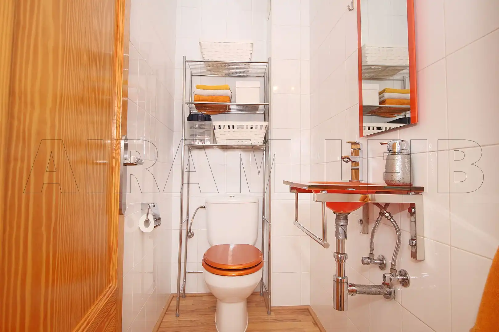 Bathroom of Flat for sale in Gran Via de Colom