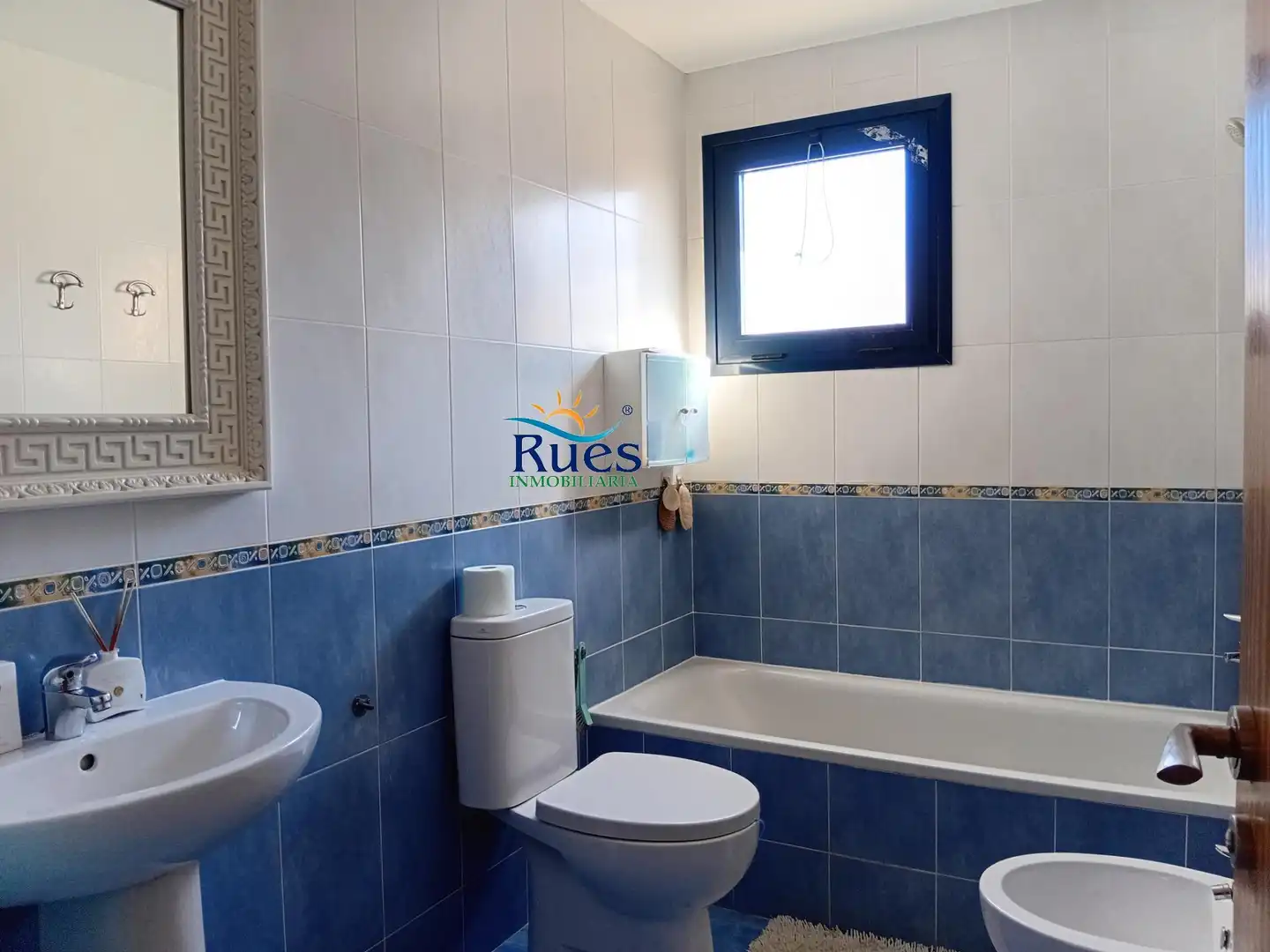 Badezimmer von Einfamilien-Reihenhaus zum Verkauf in Torreblanca mit Terrasse, Balkon und Gemeinschaftspool
