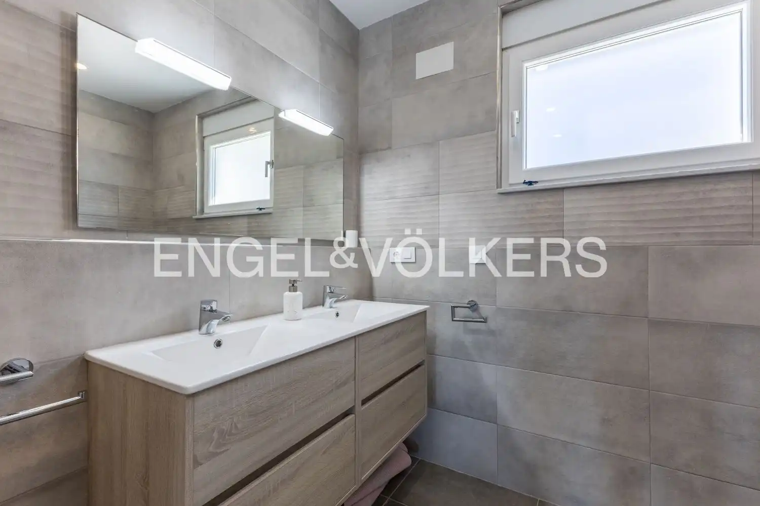 Bathroom of Houses for sale in Dénia  with Air Conditioner, Heating and Private garden