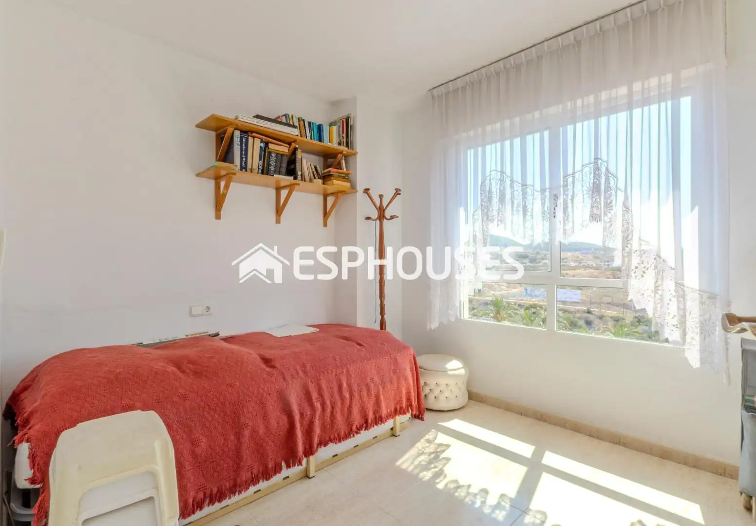 Bedroom of Attic for sale in Guardamar del Segura  with Air Conditioner, Terrace and Storage room