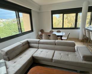 Sala d'estar de Apartament en venda en Marbella amb Aire condicionat, Traster i Moblat
