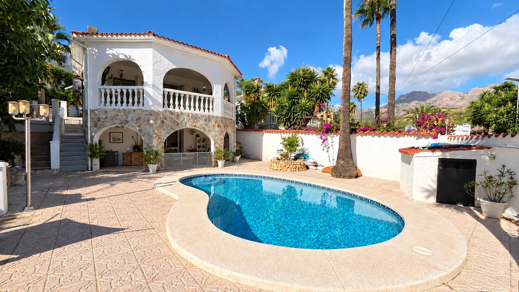 Casa amb piscina en venda a Escandinavia - Cautivador