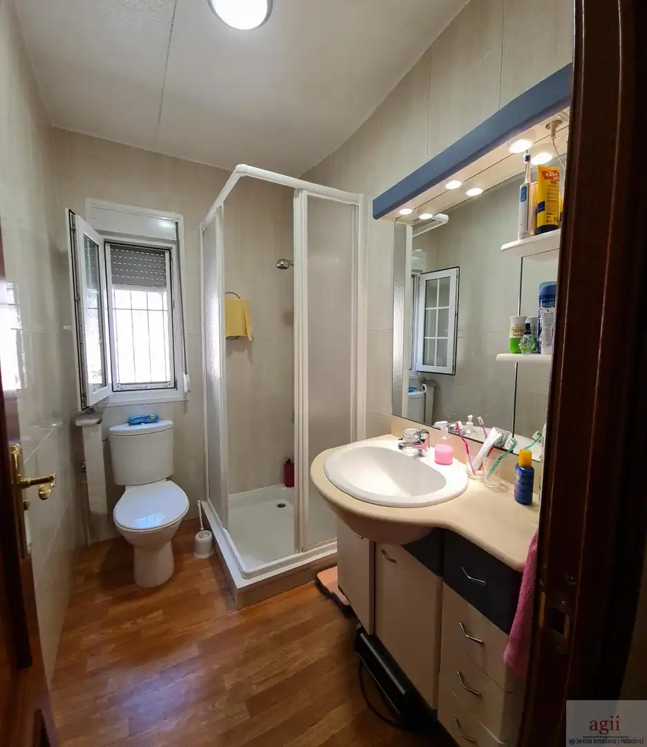 Bathroom of Houses for sale in Trillo  with Alarm and Community pool
