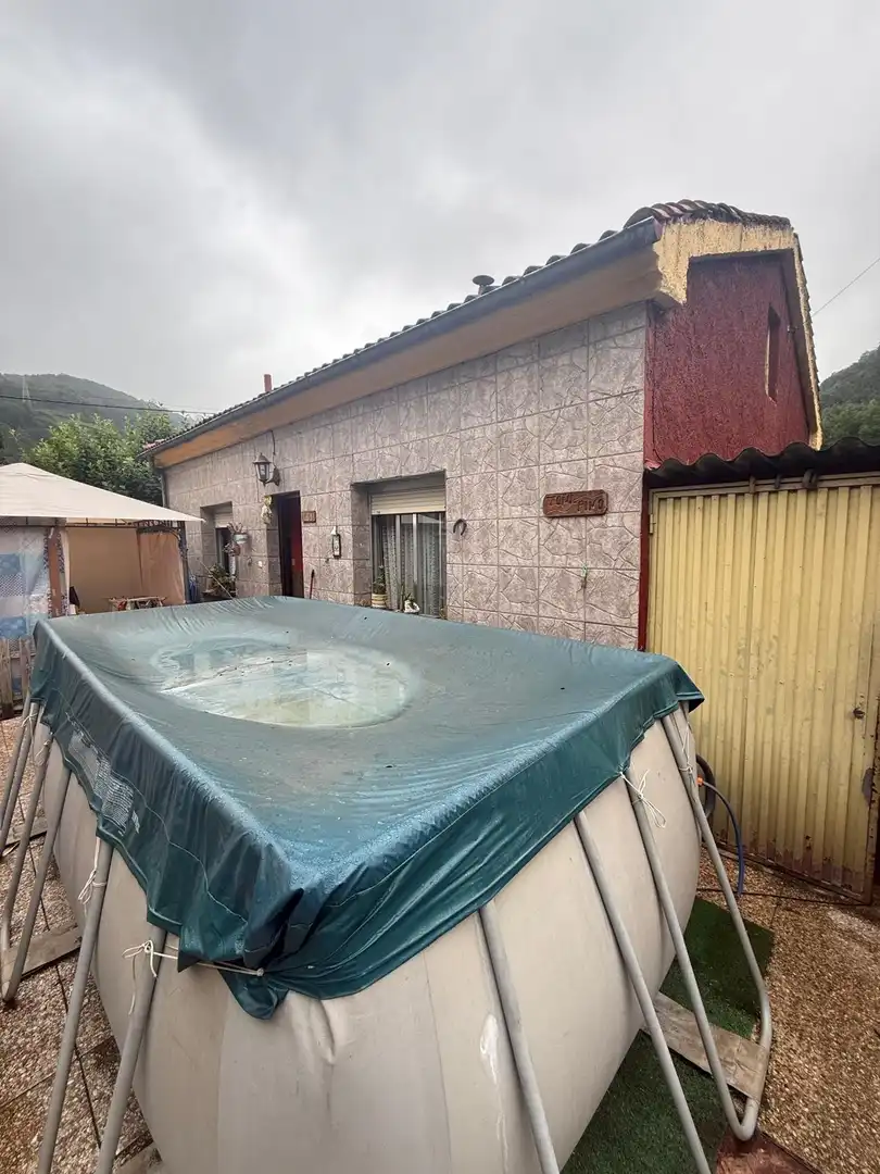 Piscina de Casa o xalet en venda en Mieres (Asturias) amb Terrassa, Piscina i Moblat