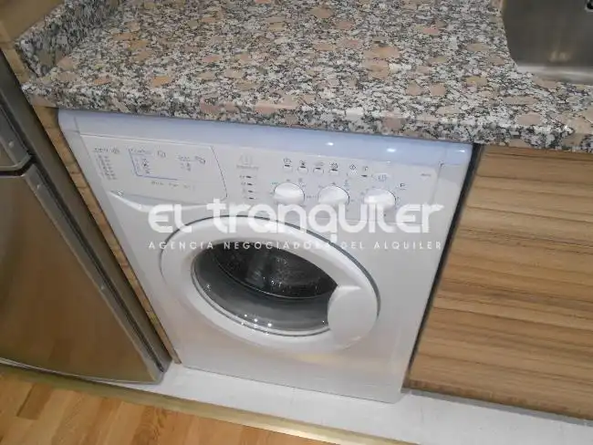 Cocina de Estudio de alquiler en Madrid con Aire acondicionado, Amueblado y Lavadora