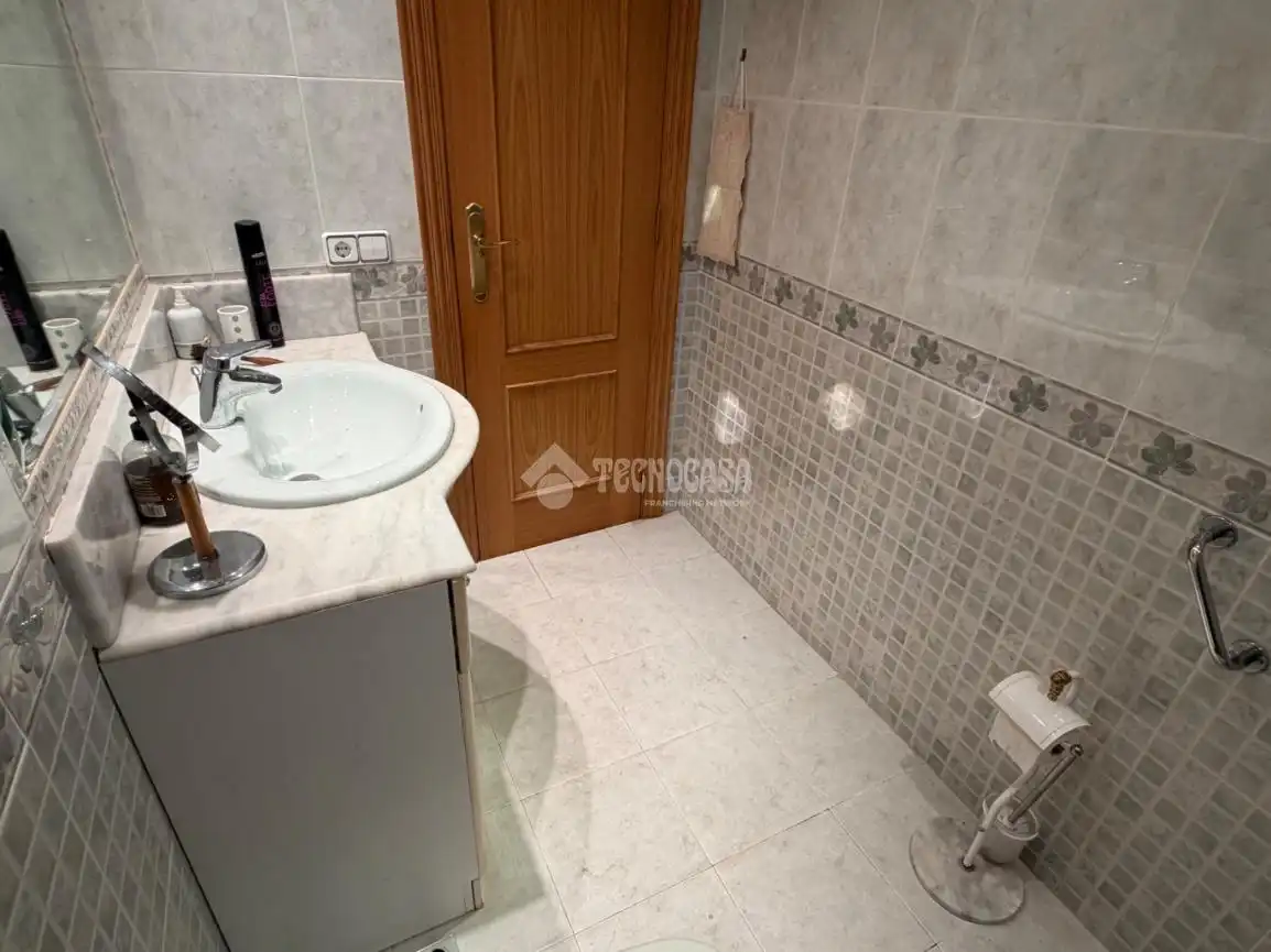 Baño de Piso en venta en Valencia con Aire acondicionado y Balcón