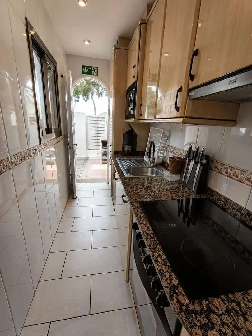 Cuina de Casa o xalet en venda en Mont-roig del Camp amb Aire condicionat, Calefacció i Jardí privat