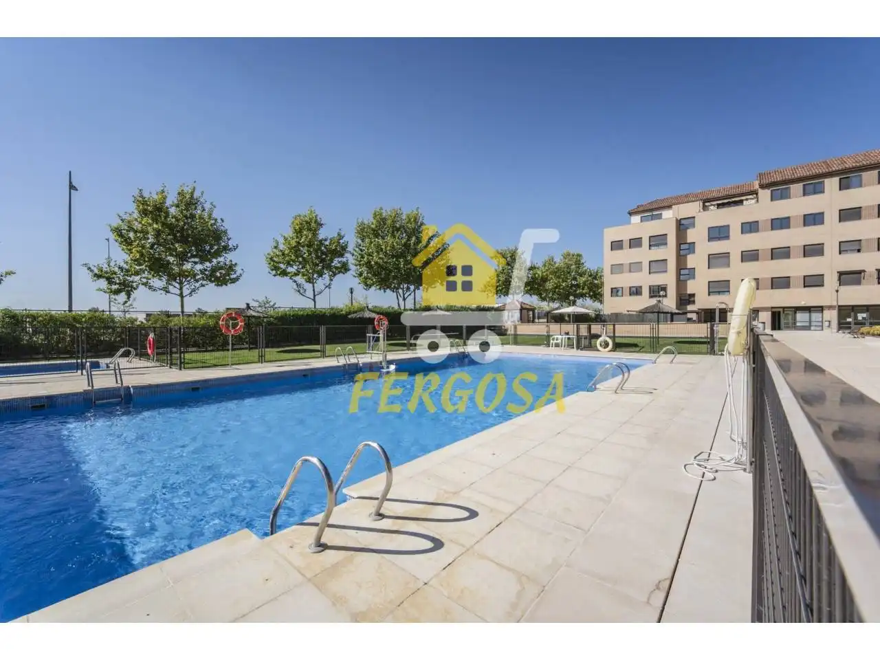 Piscina de Piso en venta en Navalcarnero con Aire acondicionado, Calefacción y Piscina comunitaria