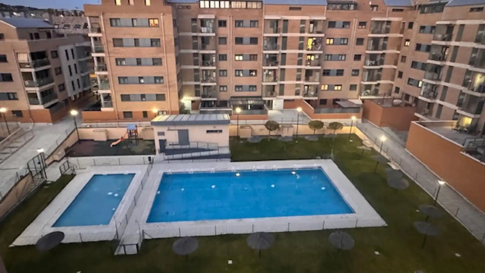 Swimming pool of Attic for sale in Arroyo de la Encomienda  with Heating, Parquet flooring and Terrace