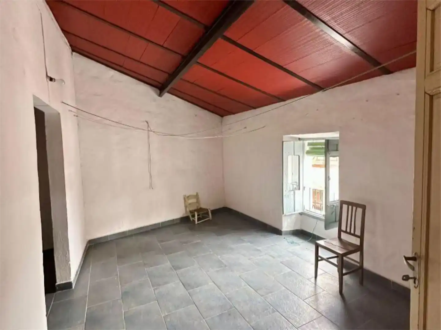 Sala d'estar de Casa adosada en venda en Alburquerque amb Moblat i Balcó