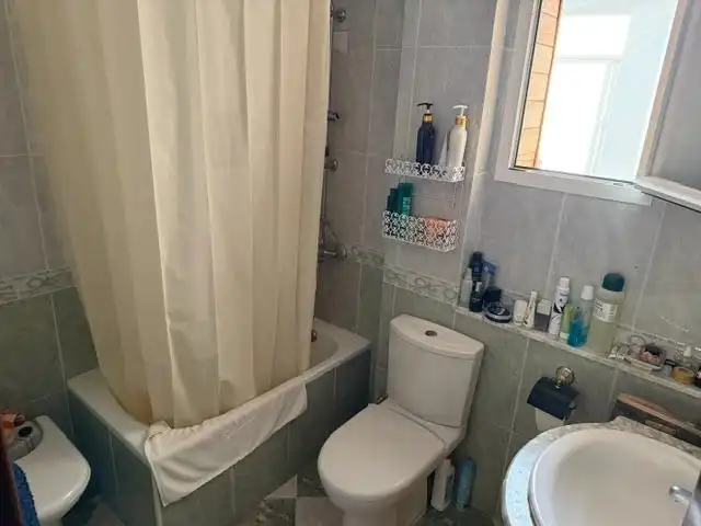 Bany de Pis en venda en Cádiz amb Calefacció i Moblat