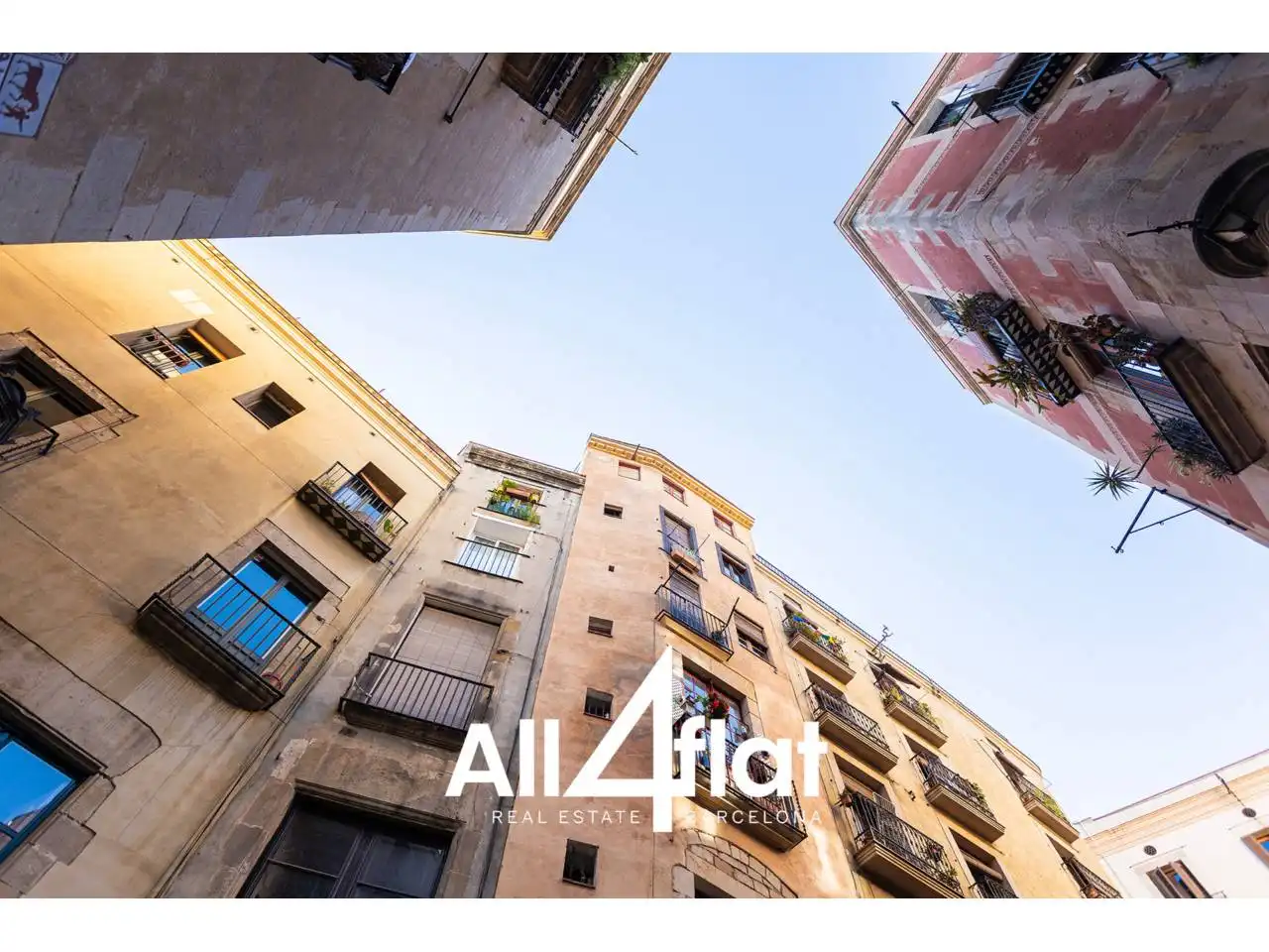 Außenansicht von Wohnung zum Verkauf in Barcelona mit Klimaanlage, Parkett und Möbliert