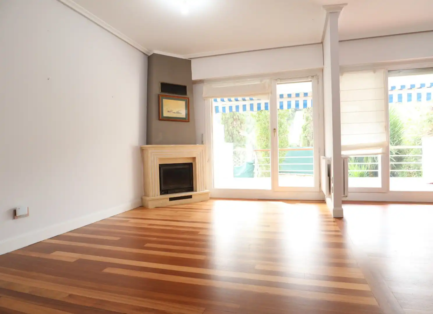 Sala d'estar de Casa adosada de lloguer en Mungia, Bizkaia