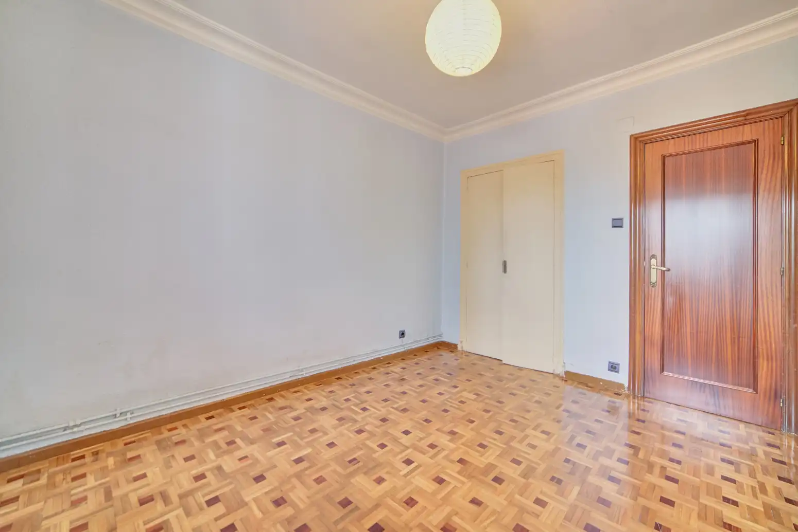 Dormitori de Pis en venda en  Pamplona / Iruña amb Calefacció, Parquet i Terrassa