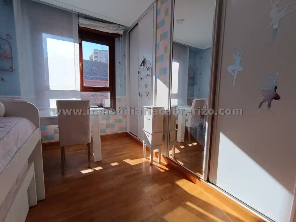 Flat for sale in Calle Rodrigo de Arriaga Mendo, Residencia