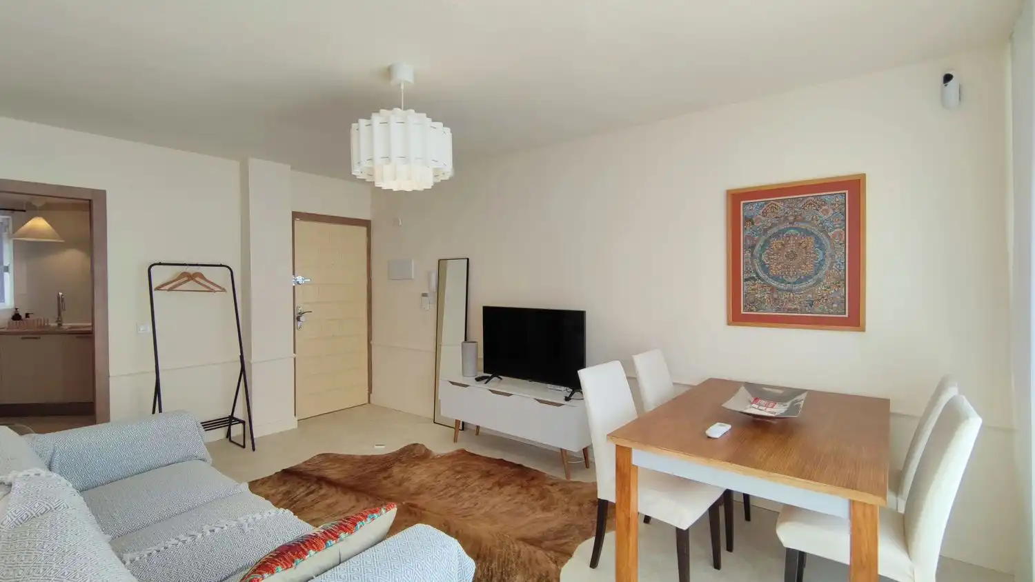 Sala d'estar de Pis de lloguer en Torrevieja amb Aire condicionat i Balcó