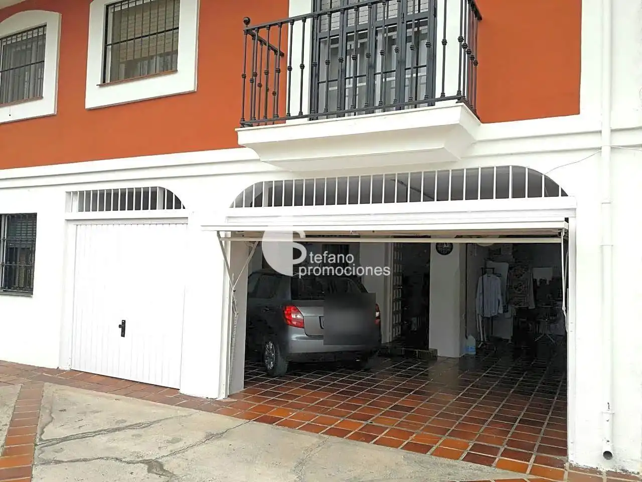 Aparcament de Casa adosada en venda en Málaga amb Aire condicionat, Terrassa i Traster