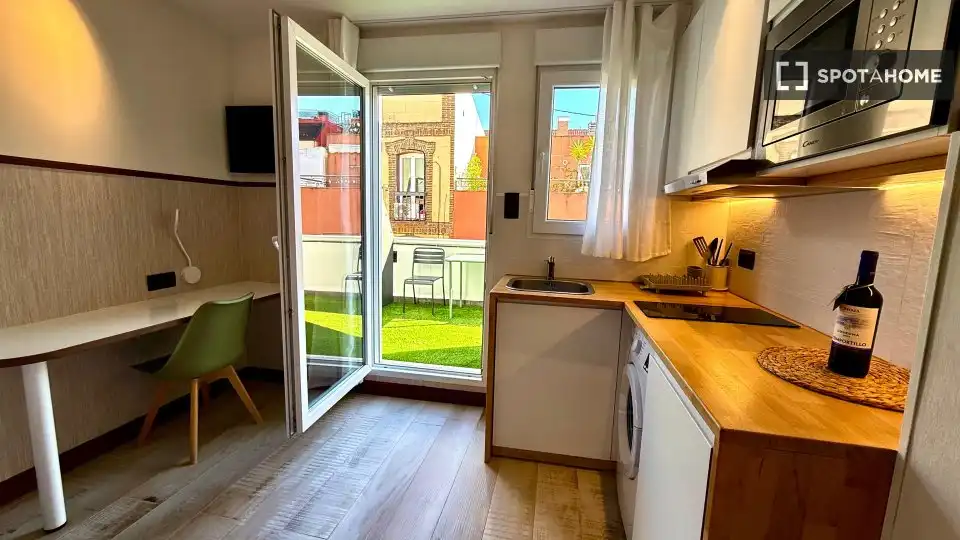 Appartement avec balcon à louer à Tetuán