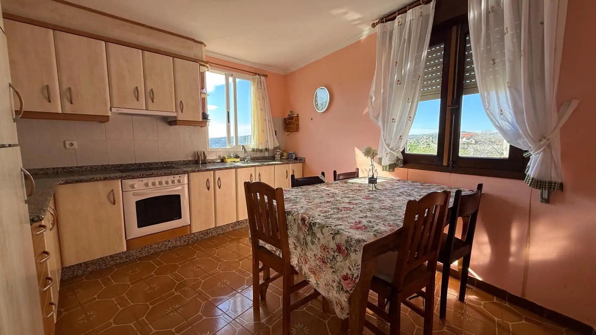 Cocina de Finca rústica en venta en Allariz con Jardín privado, Terraza y Amueblado