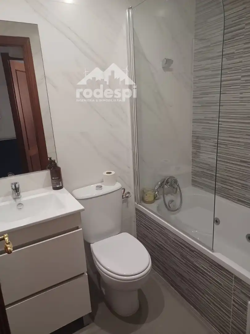 Bathroom of Flat for rent in Lavadores