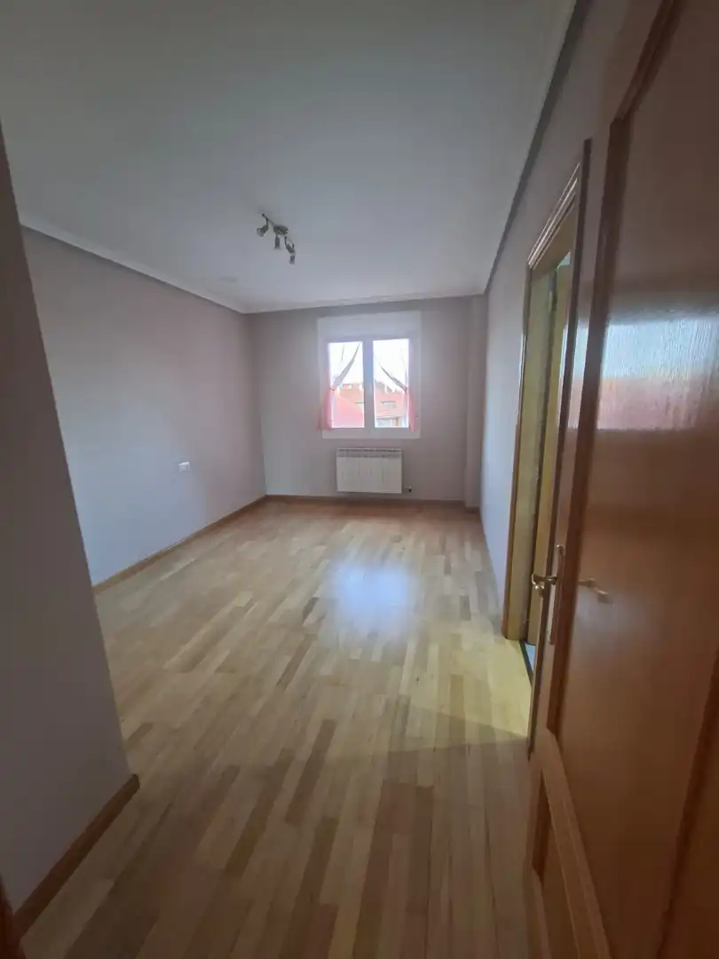 Bedroom of Detached homes for sale in Lardero  with Heating, Parquet flooring and Terrace