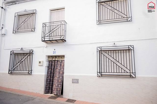 Casa-chalet en Venta en Calle San Juan Bautista en Íllora