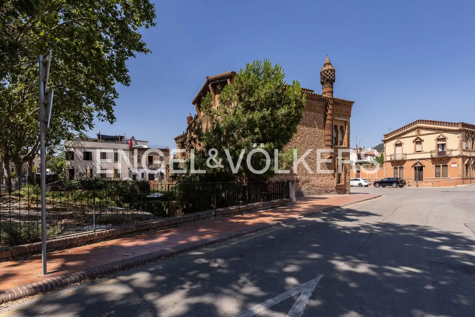 Vista exterior de Casa o xalet en venda en Santa Coloma de Cervelló amb Calefacció, Jardí privat i Terrassa
