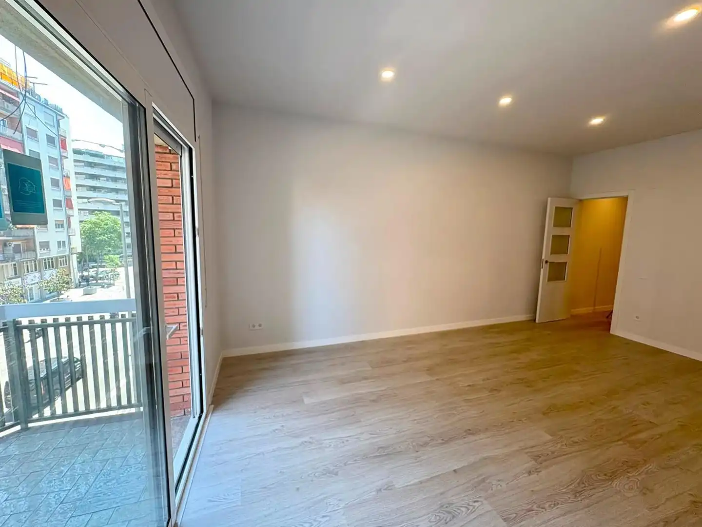 Flat for sale in Barcelona  with Air Conditioner, Heating and Parquet flooring